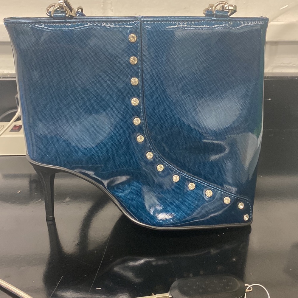 Amliya high-heel purse